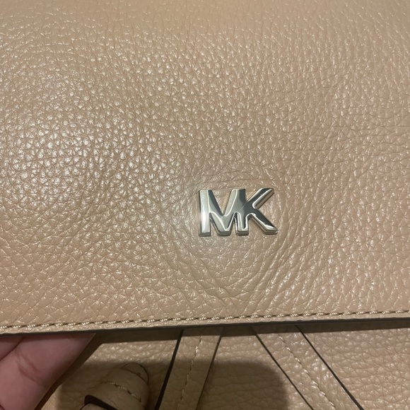 Michael Kors MK Junie Flap Backpack Purse Tote Bag - Picture 7 of 12